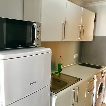 Lux Modern 1 Minute From Beach Apartment